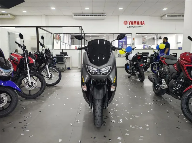 YAMAHA NMAX CONNECTED 160 SE ABS