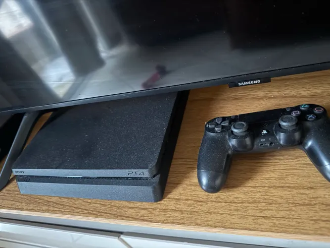 Ps4 slim