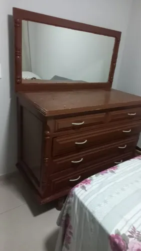 Cômoda com espelho