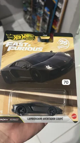 Miniatura hot Wheels premium cada*