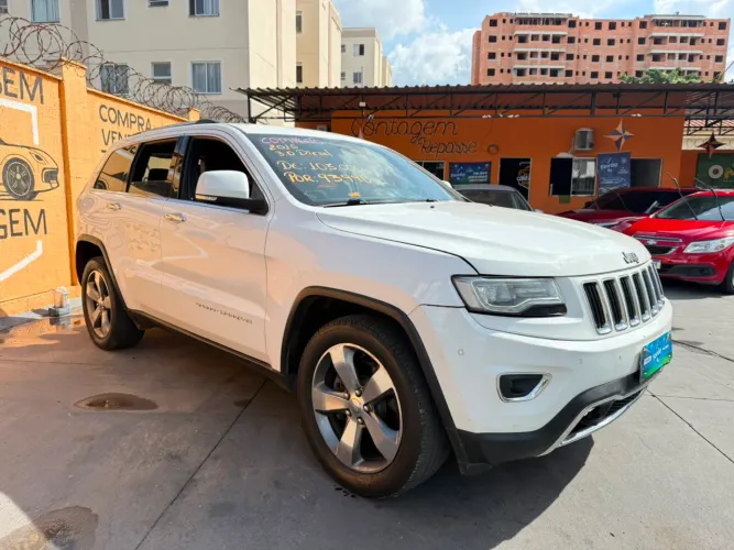 Jeep Grand Cherokee Limited 3.0 TB Dies. AUT 2015