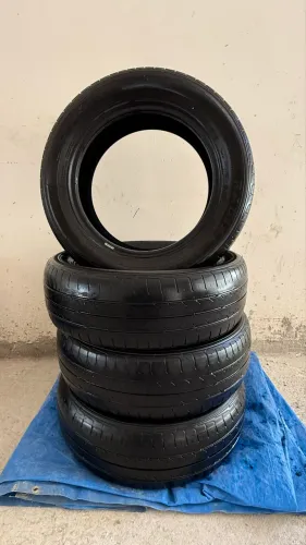 Jogo de pneus 185/65 R15 - Ótimo estado