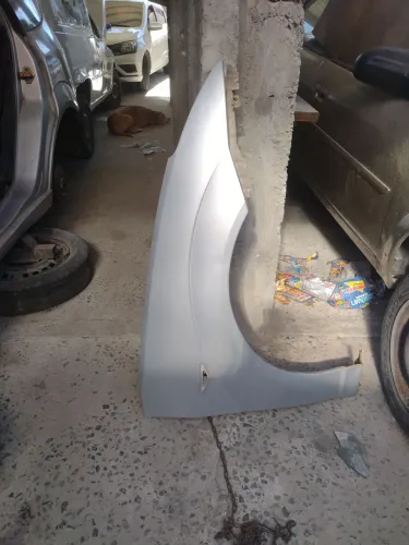 Vendo paralama direito Focus 2004 tenho outra peças, frente teto traseira tampa da mala ca