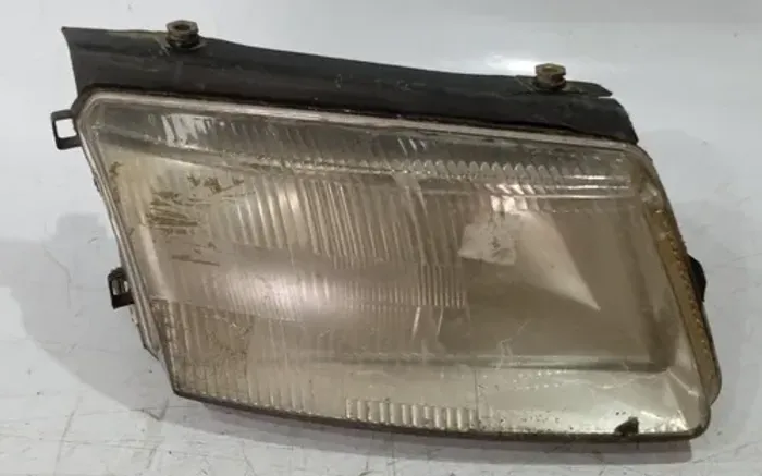 Farol Direito Passat B5 1997 1998 1999 2000 / Detalhe Direito