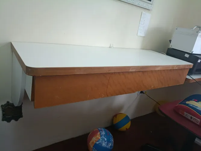 Escrivaninha 150 reais