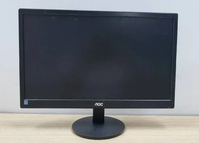 Monitor AOC E970Swnl Entrada VGA (USADO)