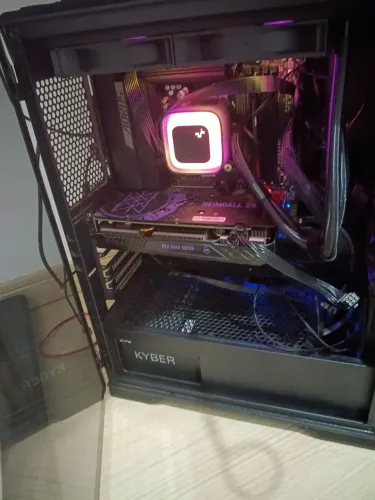 PC RYZEN 7 9800X3D troco em moto