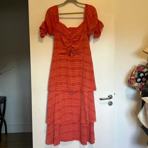 Vestido social coral