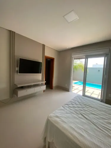 CASA TÉRREA COM 3 SUITES À VENDA, 458m2 - FLORAIS ITALIA