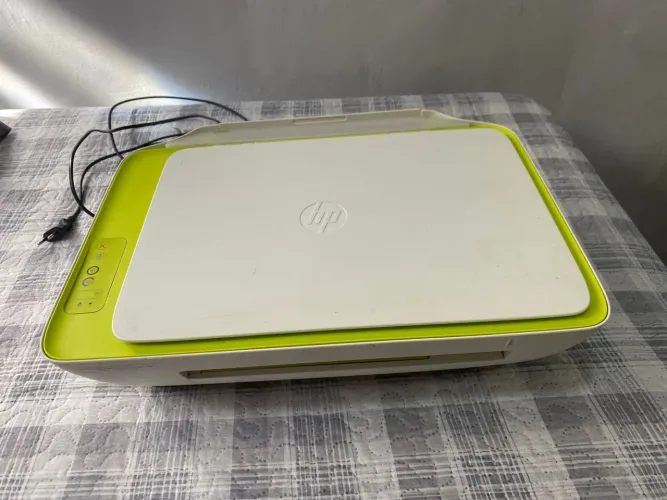 Impressora HP Deskjet 2136 funcionando
