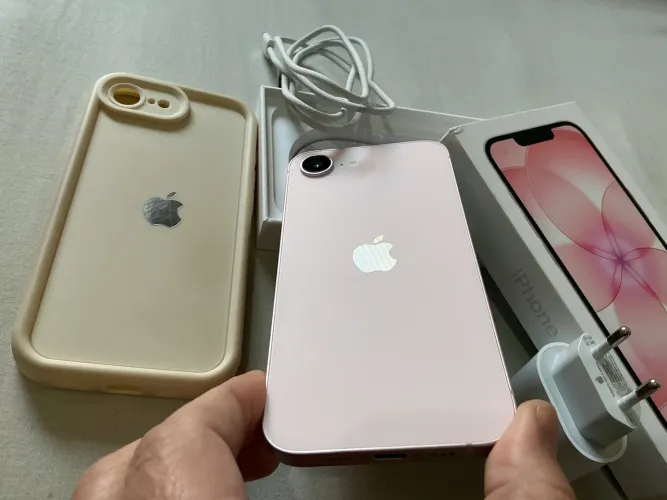 iPhone 17e *Garantia Apple de 1 Ano* ( aceita trocas)