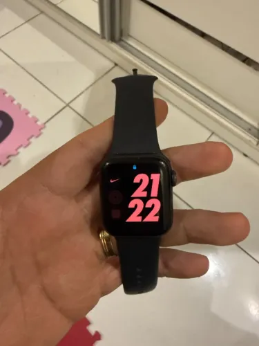 Apple Watch Nike+ Série 3 42mm GPS + Cellular (eSIM) Preto - Excelente Estado