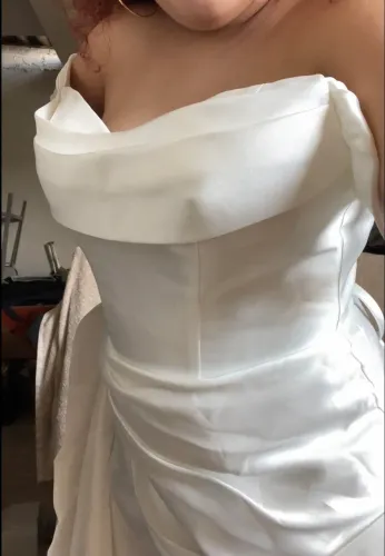 Vestido de noiva minimalista elegante - nunca usado