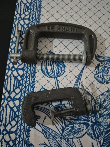 Grampos para marcenaria