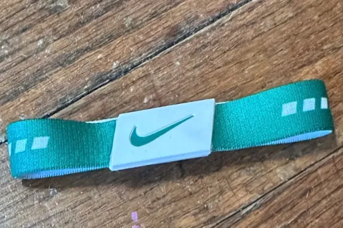 Pulseiras Nike importada (Desapego)
