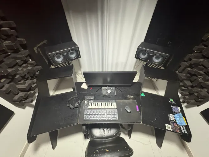 Mesa Studio Desk 