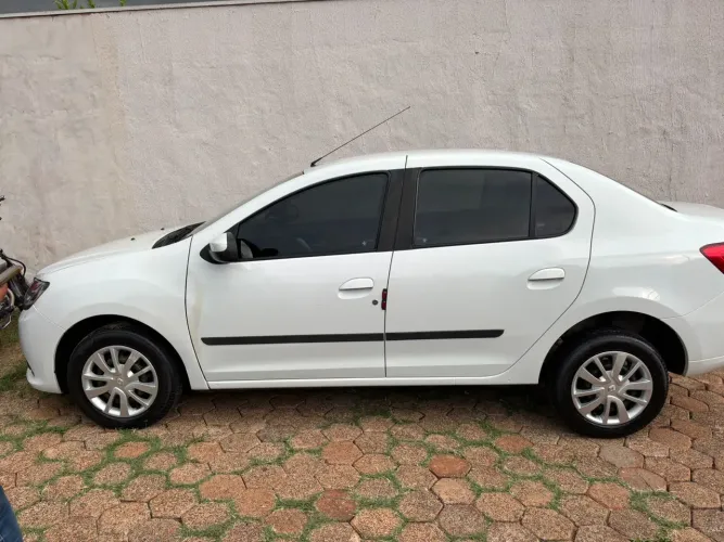 Renault Logan Expression Hi-flex 1.6 8V 4P 2016