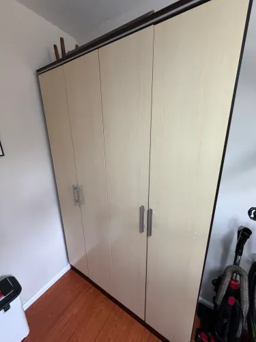 Guarda roupas solteiro