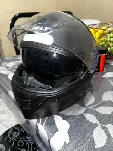 Capacete Helt Tamanho 60 - com Óculos Escuro Interno