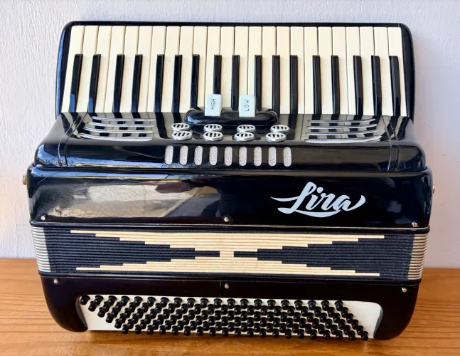 Acordeon Lira 120bx