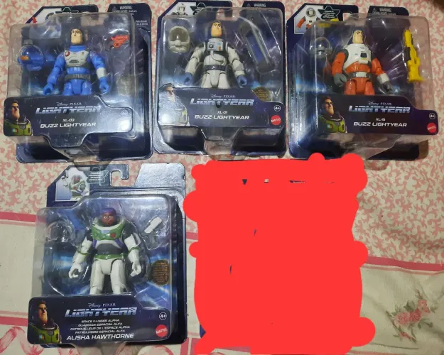 Lote R$200,00. Bonecos Buzz Lightyear Disney Pixar