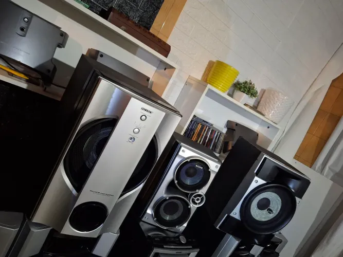 3 caixas de som Sony