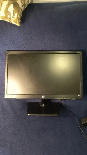 MONITOR HP 16'