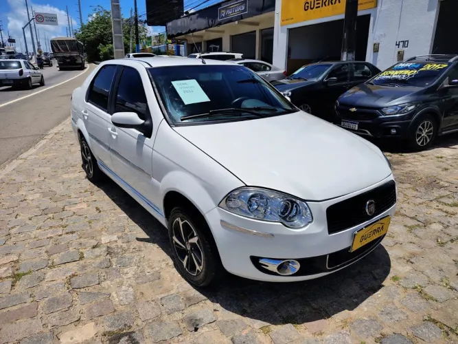 Fiat Siena Tetrafuel 1.4 MPI Fire Flex 8V 4P 2011