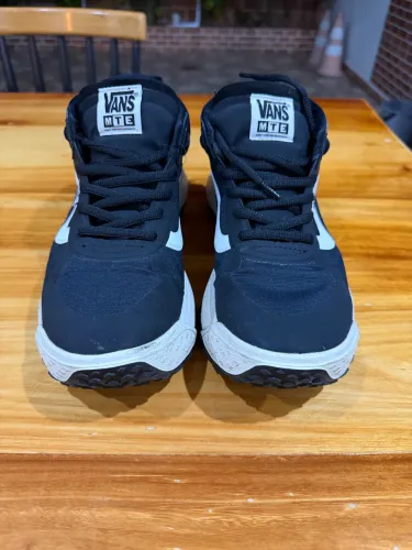 Tênis Vans Crosspath Mid Mte Black White
