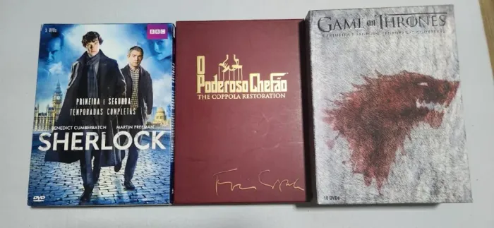 Lote de DVDs de filmes e séries