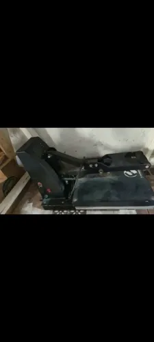 É uma máquina de prensa de sublimação para as camisas