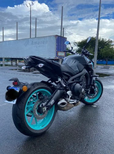 Vendo Mt 09 quitada em dias apenas, única dona mais informações nesse Watsap *84