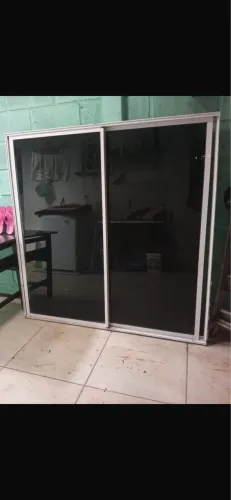 Janelão com película 