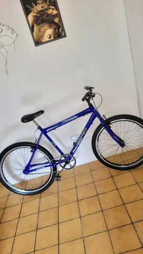 Bike aro 26 praticamente nova! FAÇO ENTREGA E ACEITO CARTÃO 