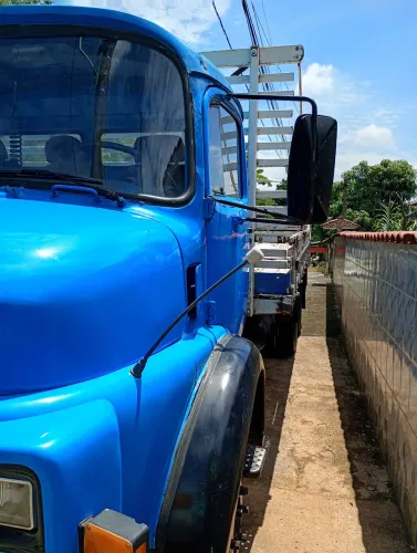 Caminhão Mercedes