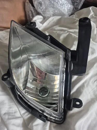 Farol de milha esquerdo do kia cerato
