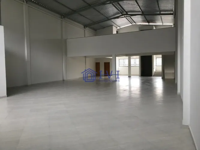 Galpão Comercial de 830m² | Ideal para Empresas