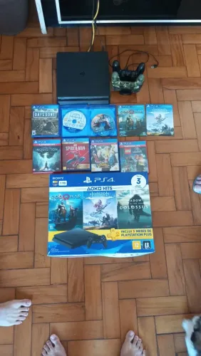 Playstation 4 slim 1TB | 2 controles + carregador de controle | 9 jogos