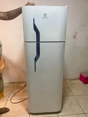 DOAÇÃO - Geladeira Electrolux Funcionando | Retirar Hoje