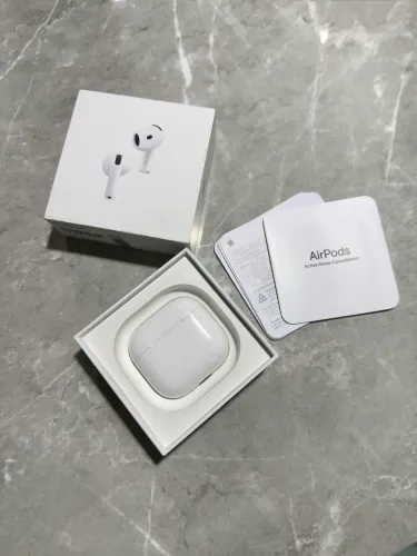 iPods 4 com cancelamento de ruído 