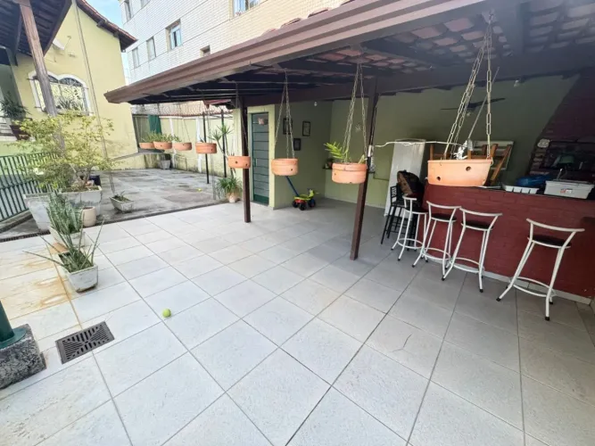 Casa para alugar com 4 Quartos no bairro Sagrada Família