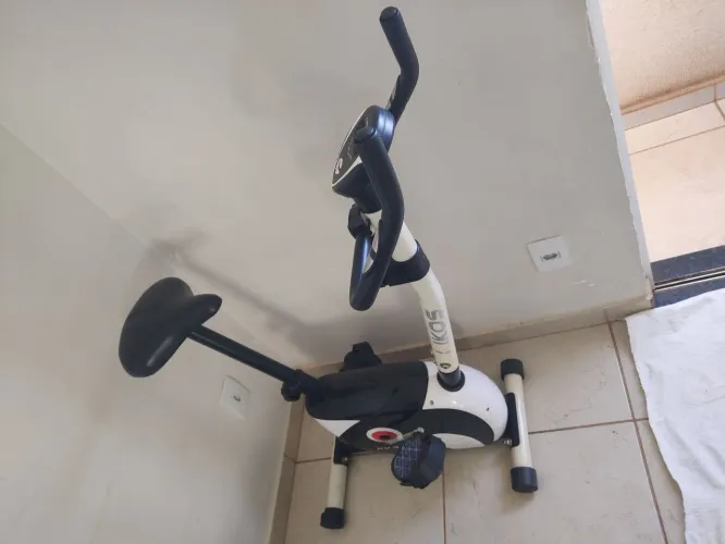 Bicicleta ergométrica vertical Kikos KV 3.1