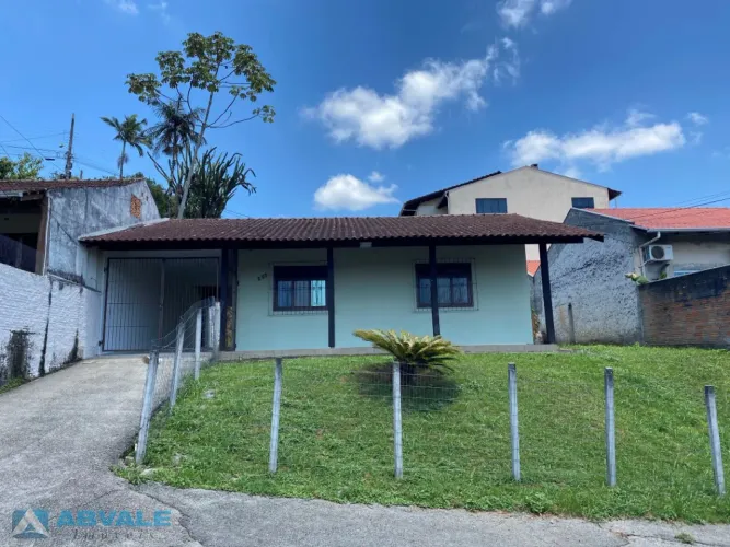 Blumenau - Casa Padrão - Velha Central