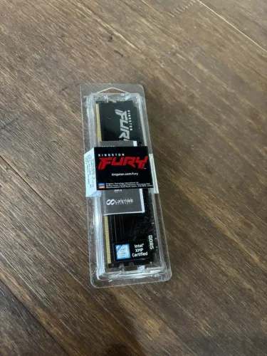 Memória RAM Kingston Fury 8GB DDR5 5200MHz KF552C40BB-8