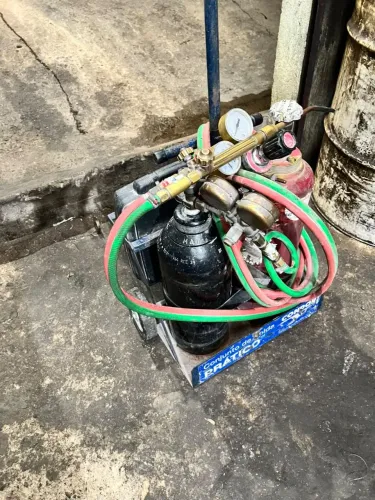 Conjunto de solda prático condor em ótimo estado ferramenta ótima para funilaria