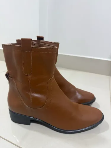 Bota Santa Lola couro caramelo 38