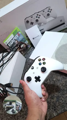 Xbox One S / 1Tb
