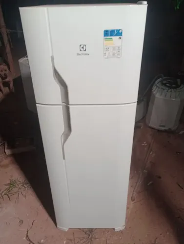 Geladeira linda funcionando perfeitamente entrego 1400 