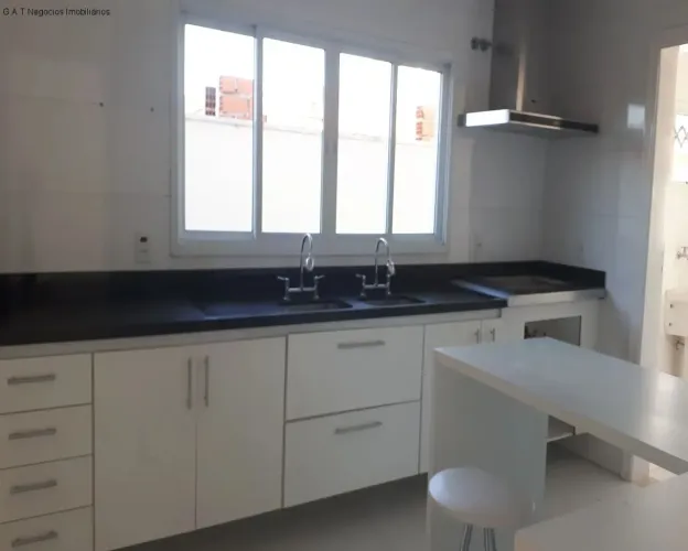 Casa em Condomínio para Locação em Sorocaba-SP Bairro da Vossoroca 3 Quartos, 3 Suítes, 3 