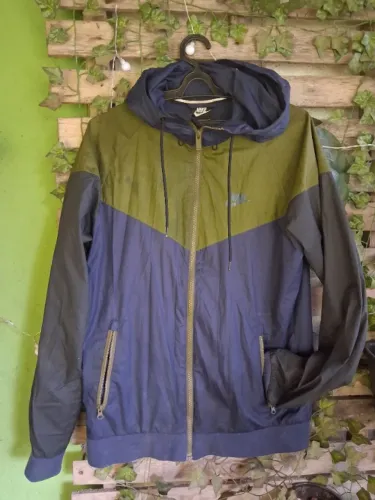 Casaco corta vento Nike windrunner